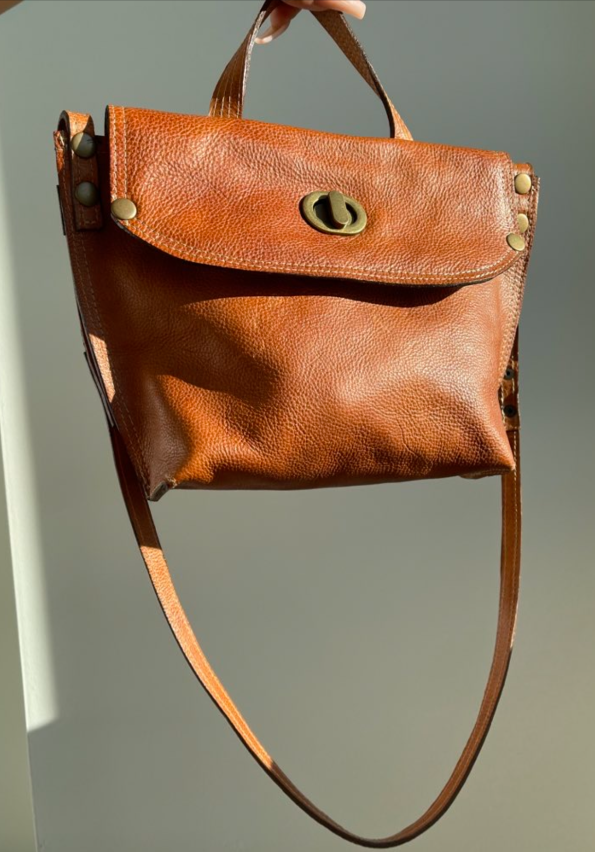 Tan crossbody w/ brass hardware - sample